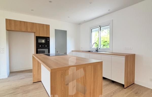 Charmante maison rénovée en plein centre de Marcheprime   88 m2 habitables sur un terrain de 619 m2