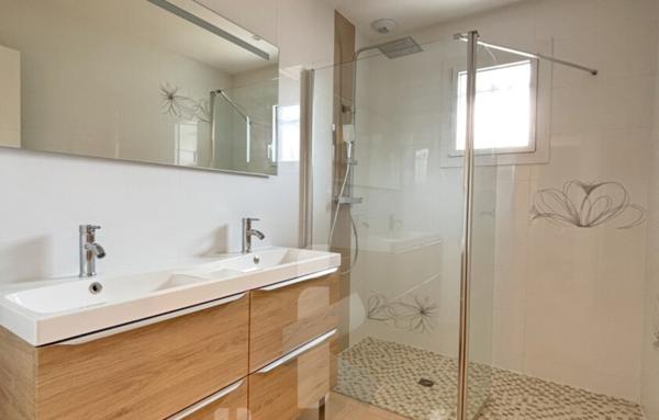 Charmante maison rénovée en plein centre de Marcheprime   88 m2 habitables sur un terrain de 619 m2