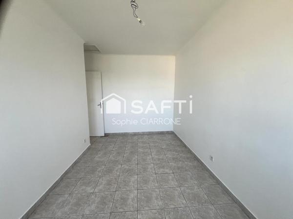 JOLIE MAISON JUMELÉE 100M2  QUARTIER RESIDENTIEL AVEC TERRASSE ; JARDIN 3ARES ET GARAGE 26M2