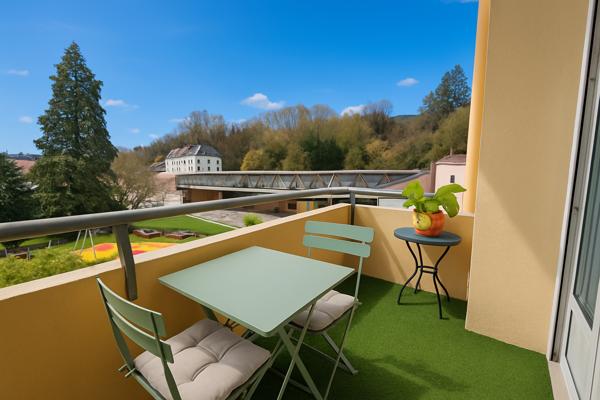 Joli appartement lumineux avec deux balcons et ascenseur ! Centre de Pont-de-Beauvoisin