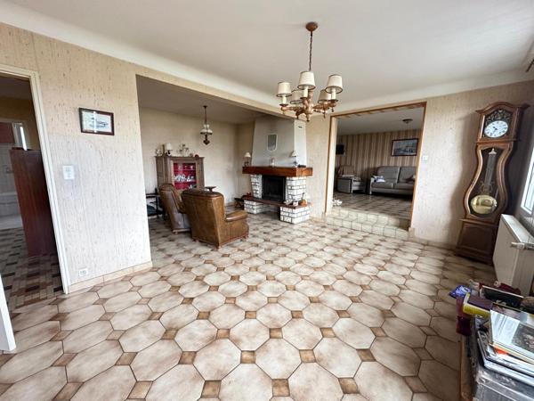 Maison spacieuse, 4 chambres (+1), 2 SDB, 2 garages