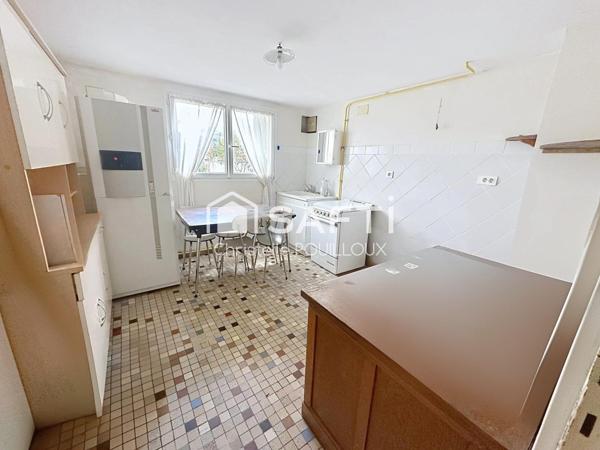 Maison spacieuse, 4 chambres (+1), 2 SDB, 2 garages