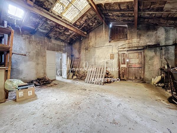 Millau (12100) Immeuble de rapport à deux pas des Quais - Millau