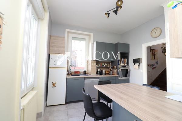 Maison 9 pièce(s) 5 chambre(s) 138 m²