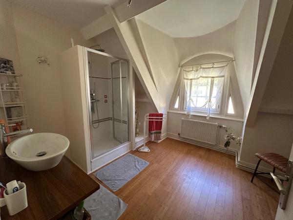 Elégance, volume et art de vivre.