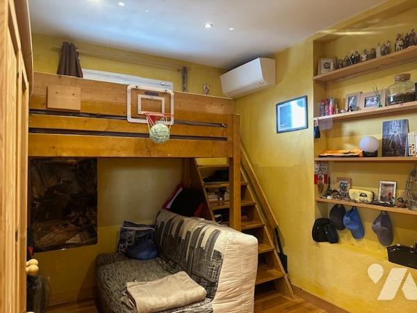 Maison à vendre à Saint-Brice-sous-Forêt (95350) : 5 pièces, 201 m² sur terrain de 958 m2.