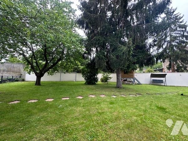 Maison à vendre à Saint-Brice-sous-Forêt (95350) : 5 pièces, 201 m² sur terrain de 958 m2.