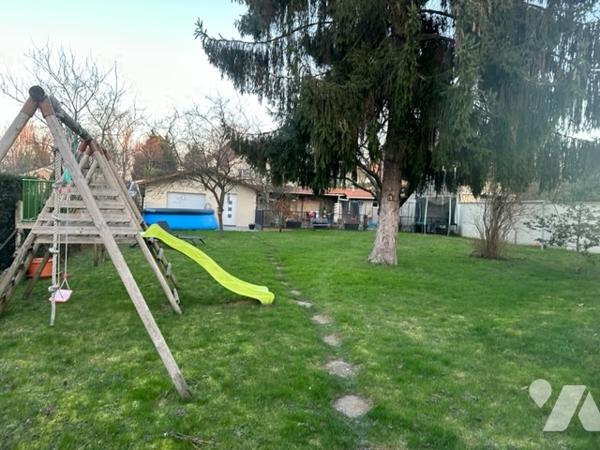 Maison à vendre à Saint-Brice-sous-Forêt (95350) : 5 pièces, 201 m² sur terrain de 958 m2.