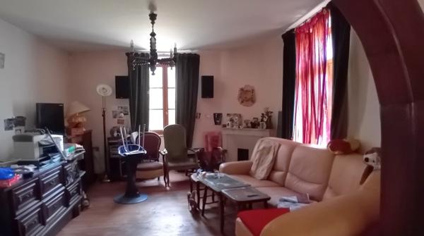 Maison à vendre |  Salon-la-Tour |  7 pièces | 230 m²