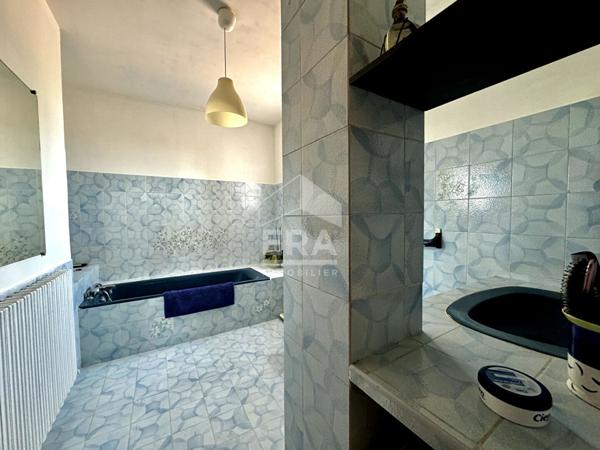 LES PENNES MIRABEAU - Maison T5 sur parcelle 534m2 avec piscine et sous sol