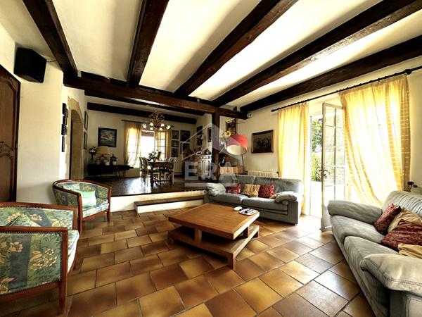 LES PENNES MIRABEAU - Maison T5 sur parcelle 534m2 avec piscine et sous sol