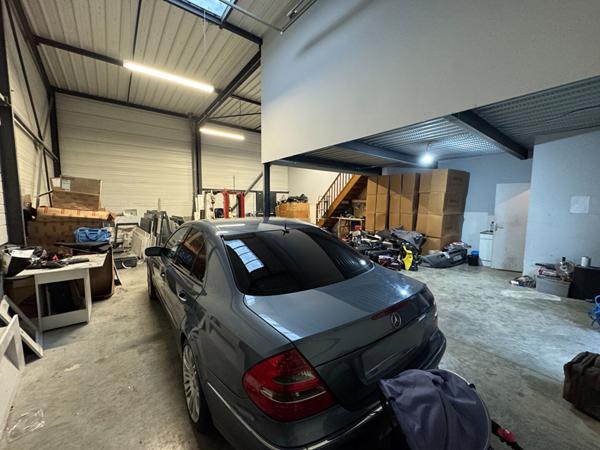 Entrepôt / local industriel 110 m2