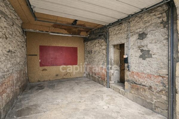 Garage fermé avec potentiel d'extension - à vendre à Mouchard (39330)