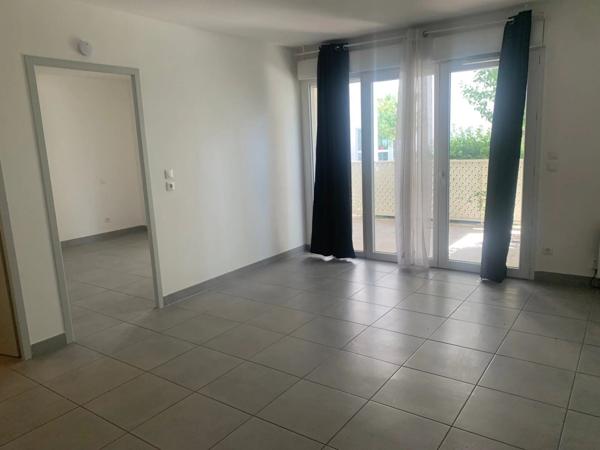Location                                                      Appartement
                        
                     2 pièces                      39 m2                     à Perpignan