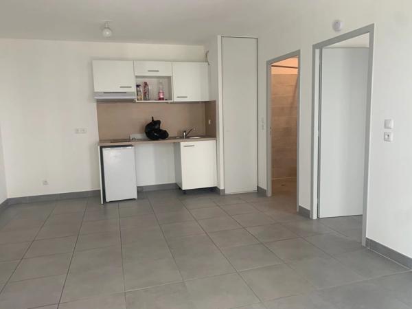 Location                                                      Appartement
                        
                     2 pièces                      39 m2                     à Perpignan