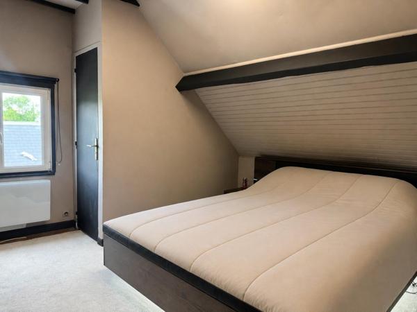 Propriété de 2 maisons indépendantes récemment rénovées, avec un herbage de 6.500 m², et 3 boxes.