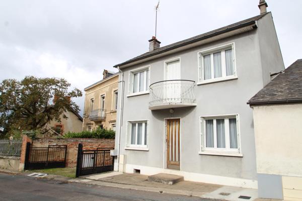 Bourbon-Lancy (71140) Maison de ville à Vendre proche commodités