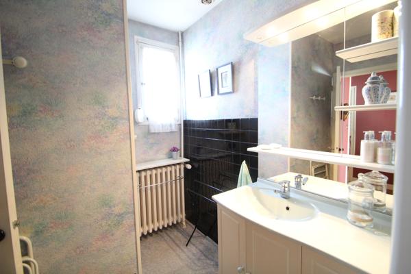 Bourbon-Lancy (71140) Maison de ville à Vendre proche commodités