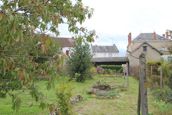 Bourbon-Lancy (71140) Maison de ville à Vendre proche commodités