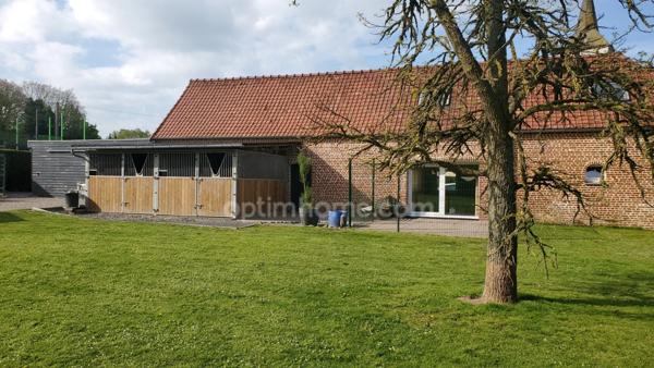 CORPS DE FERME RENOVE 255 M² GARAGES BOXES JARDIN
