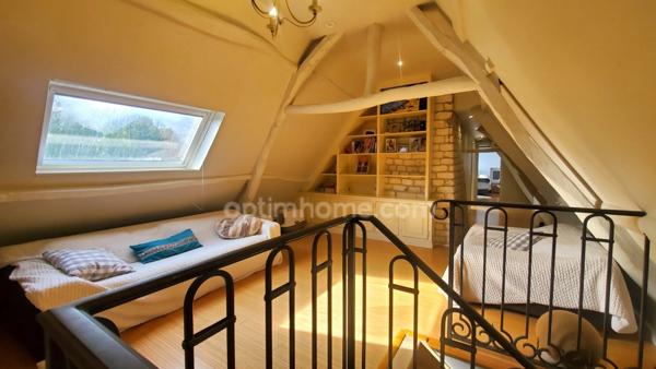 CORPS DE FERME RENOVE 255 M² GARAGES BOXES JARDIN