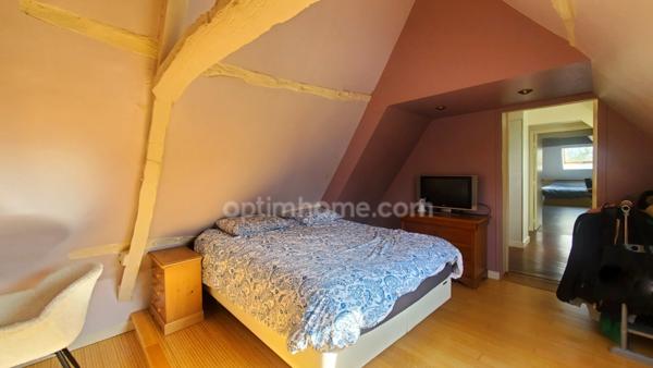 CORPS DE FERME RENOVE 255 M² GARAGES BOXES JARDIN