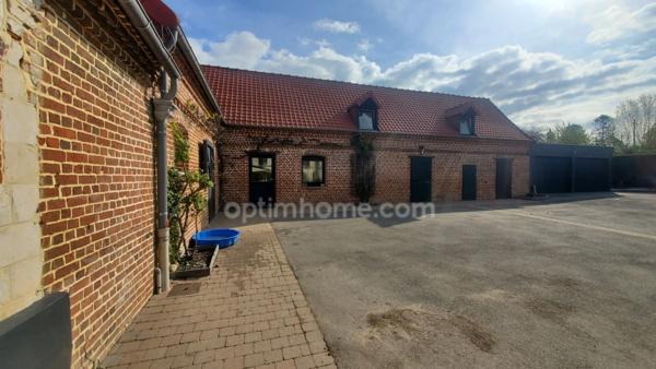 CORPS DE FERME RENOVE 255 M² GARAGES BOXES JARDIN