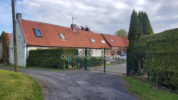 CORPS DE FERME RENOVE 255 M² GARAGES BOXES JARDIN