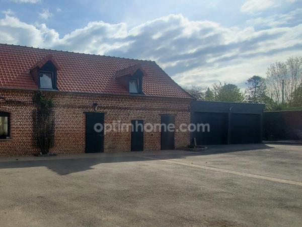 CORPS DE FERME RENOVE 255 M² GARAGES BOXES JARDIN