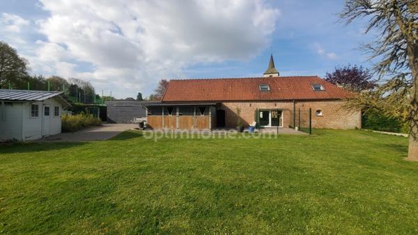 CORPS DE FERME RENOVE 255 M² GARAGES BOXES JARDIN