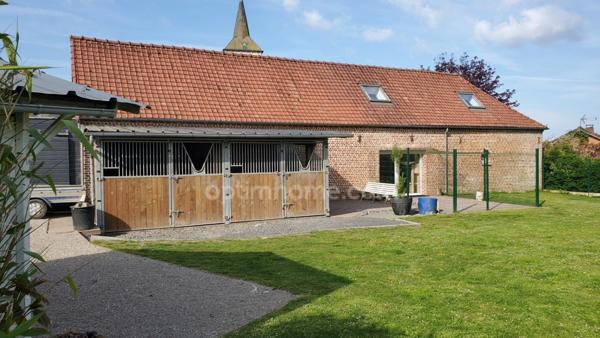 CORPS DE FERME RENOVE 255 M² GARAGES BOXES JARDIN