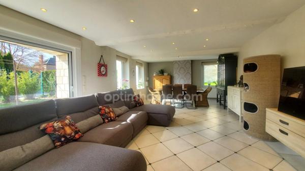 CORPS DE FERME RENOVE 255 M² GARAGES BOXES JARDIN