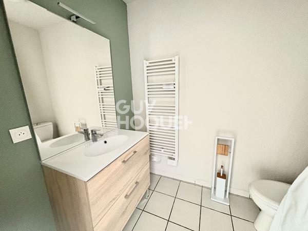 Studio meublé avec terrasse et stationnement, Idéal jeunes actifs et étudiants !