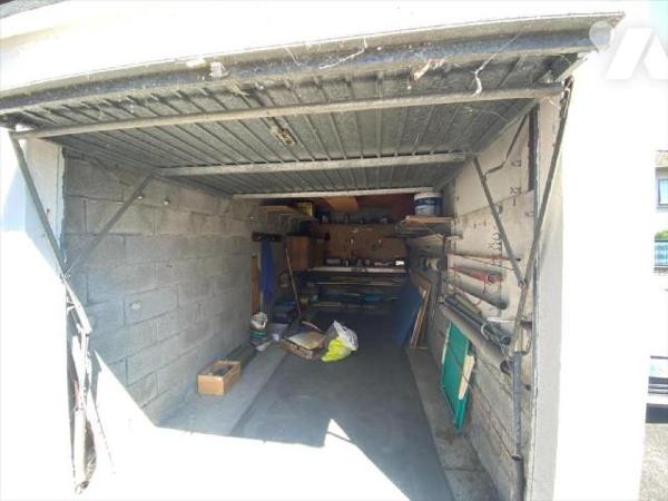 AURILLAC, à vendre appartement T4 comprenant entrée chaufferie/buanderie salle d'eau cuisine am...