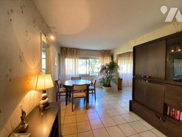 AURILLAC, à vendre appartement T4 comprenant entrée chaufferie/buanderie salle d'eau cuisine am...