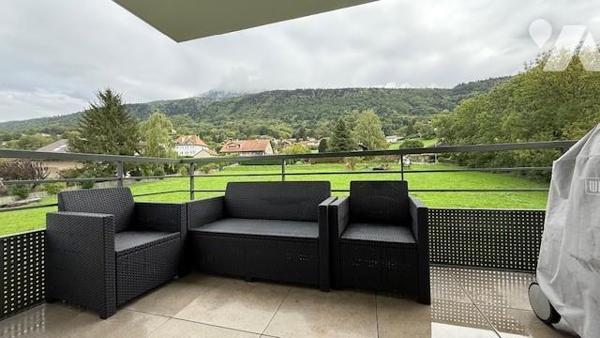 Appartement T3 à Saint-Cergues avec 2 garages, cave et parking.