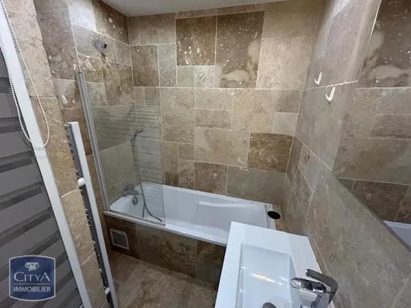 Appartement à louer 3 pièces 66.88m² Six-Fours-les-Plages (83140)