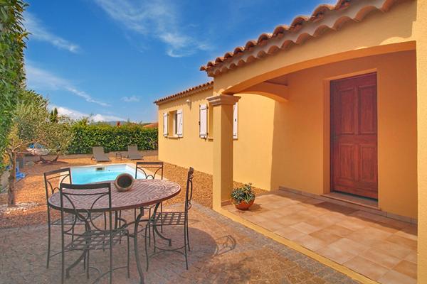 A VENDRE en EXCLUSIVITE a DRAGUIGNAN - Maison de plain pied avec PISCINE et GARAGE