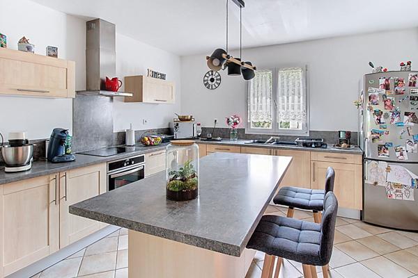 A VENDRE en EXCLUSIVITE a DRAGUIGNAN - Maison de plain pied avec PISCINE et GARAGE