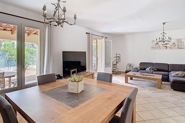 A VENDRE en EXCLUSIVITE a DRAGUIGNAN - Maison de plain pied avec PISCINE et GARAGE