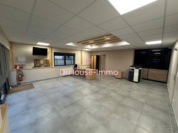 Commerce à louer 5 pièces de 367 m²