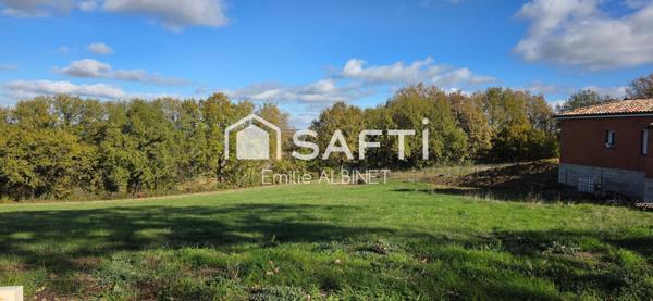 Terrain constructible de 1285 m²