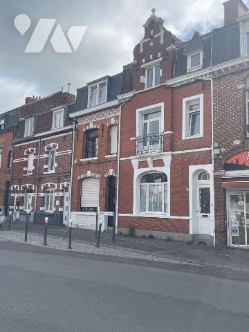 A VENDRE sur BAILLEUL dans le Nord (59) : MAISON SEMI BOURGEOISE EN CENTRE VILLE ET PROCHE GARE...