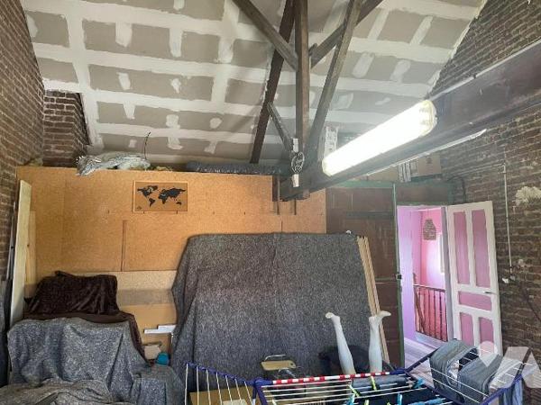 A VENDRE sur BAILLEUL dans le Nord (59) : MAISON SEMI BOURGEOISE EN CENTRE VILLE ET PROCHE GARE...