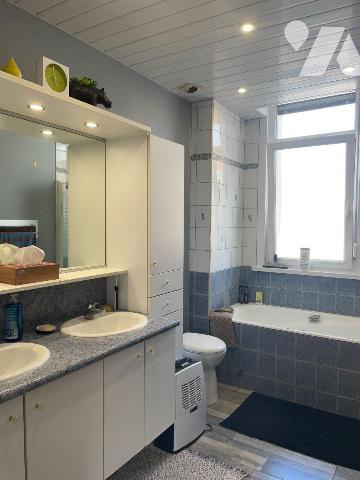 A VENDRE sur BAILLEUL dans le Nord (59) : MAISON SEMI BOURGEOISE EN CENTRE VILLE ET PROCHE GARE...