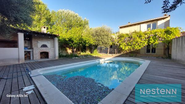 Maison ENTRESSEN T4, 3 Chambres, jardin, piscine et garage aménagé, env 127m²