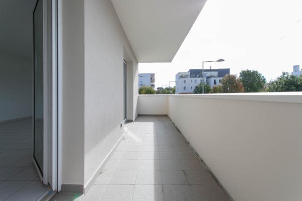 Dernier étage, plein sud et grand balcon