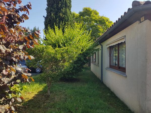 Local professionnel/bureaux au centre de Montignac - Lascaux