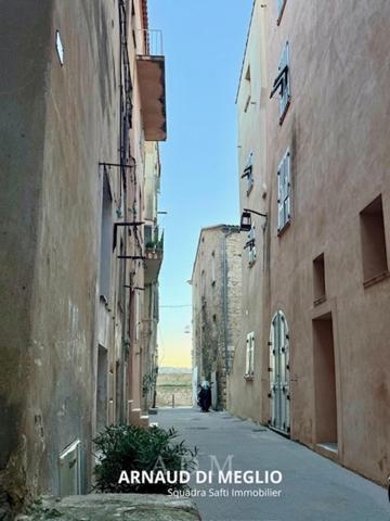 Appartement à rénover dans la citadelle de Bonifacio
