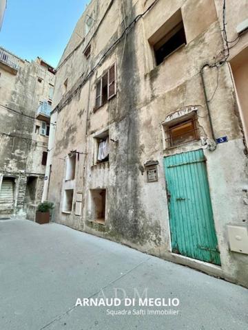 Appartement à rénover dans la citadelle de Bonifacio